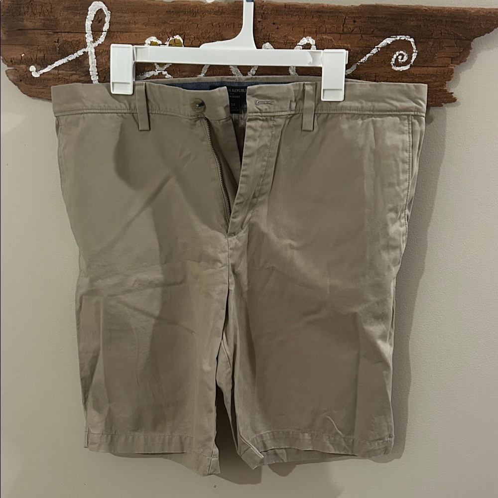 Men's Tan Shorts